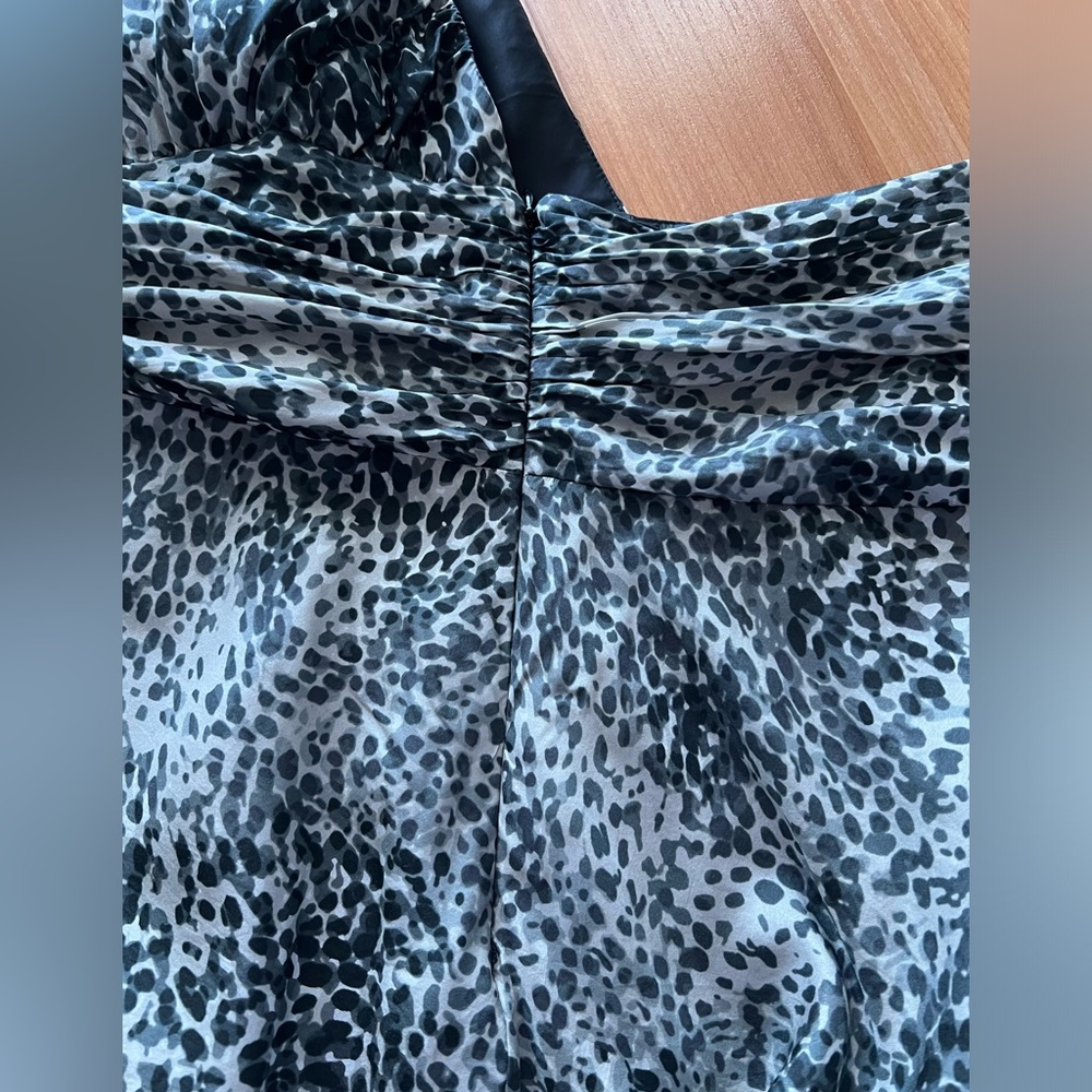 Express 100% Silk Leopard Print Halter Dress Y2K Size 12 Flowy - Picture 12 of 16